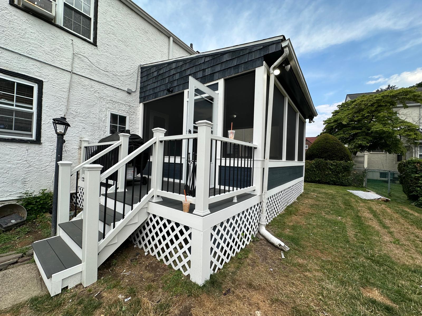 Screened In Porch - Image 12